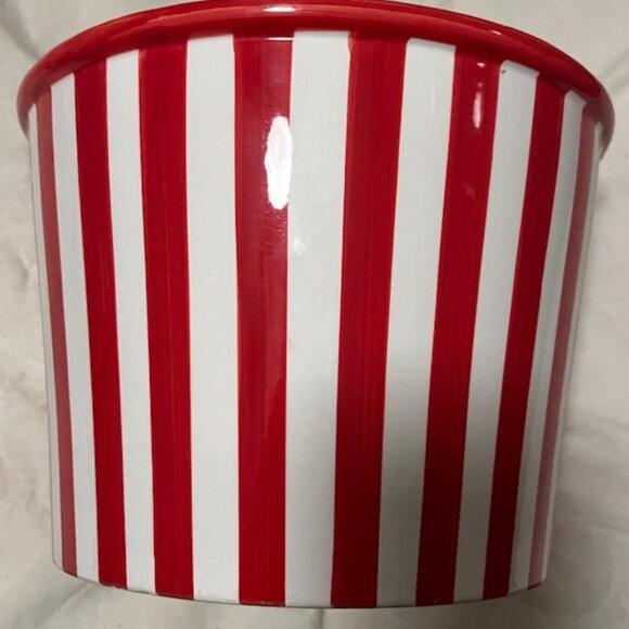 Popcorn Bucket - Picture 3 of 4